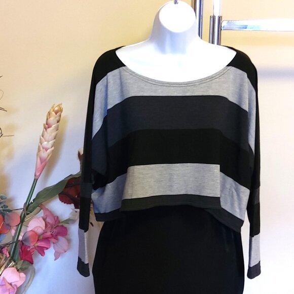 NWOT Tara Vao Women’s Scoop Neck Gray Black Short Knit Sweater Batwing Sleeve - Picture 3 of 7